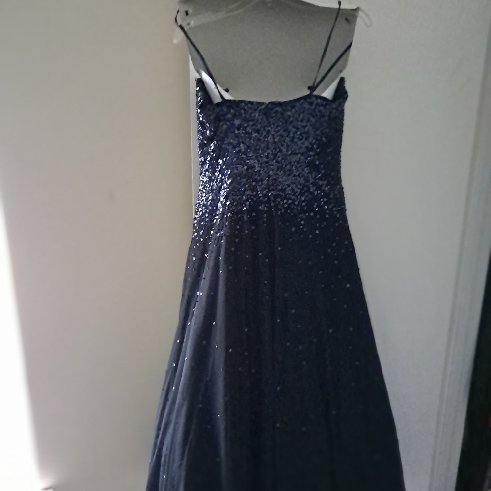 Formal Dress - Picture 5 of 6